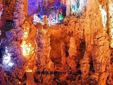 陽(yáng)春凌霄巖