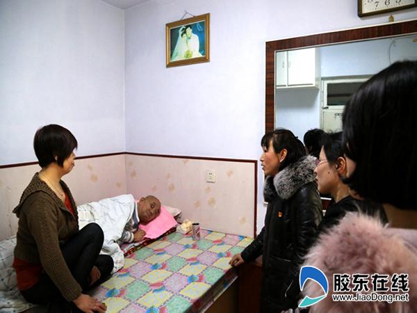 長(zhǎng)島縣第一實(shí)驗(yàn)學(xué)校團(tuán)委慰問困難群眾