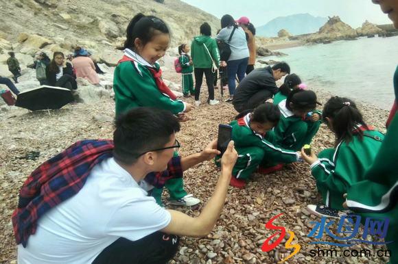 長(zhǎng)島縣大欽島中心小學(xué)開展“崇尚歷史 走進(jìn)唐王山 ”研學(xué)活動(dòng) (7).jpg